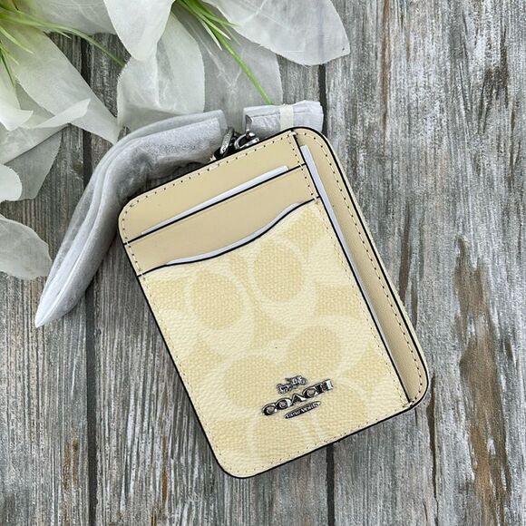 Coach Limited Zip Card Case In Signature Canvas Butter Yellow Wallet Bag Purse - Picture 1 of 8
